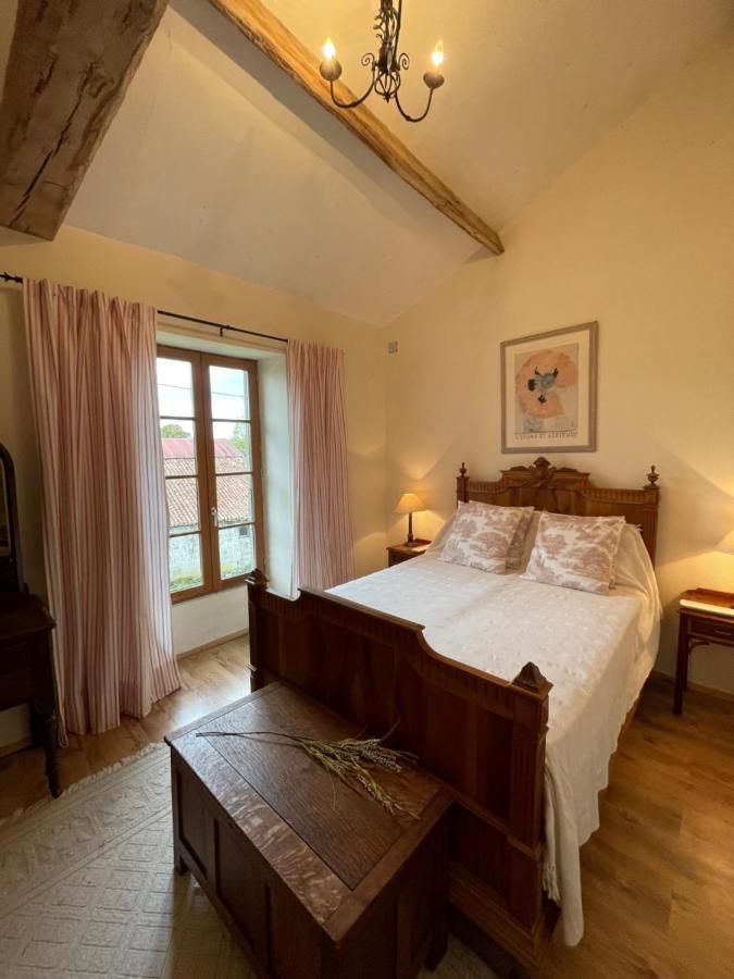Beautiful Cottage With Private Plunge Pool/Hot Tub - 40 Mins From Puy Du Fou La Chapelle-Saint-Étienne Kültér fotó