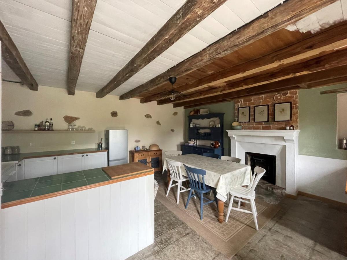 Beautiful Cottage With Private Plunge Pool/Hot Tub - 40 Mins From Puy Du Fou La Chapelle-Saint-Étienne Kültér fotó