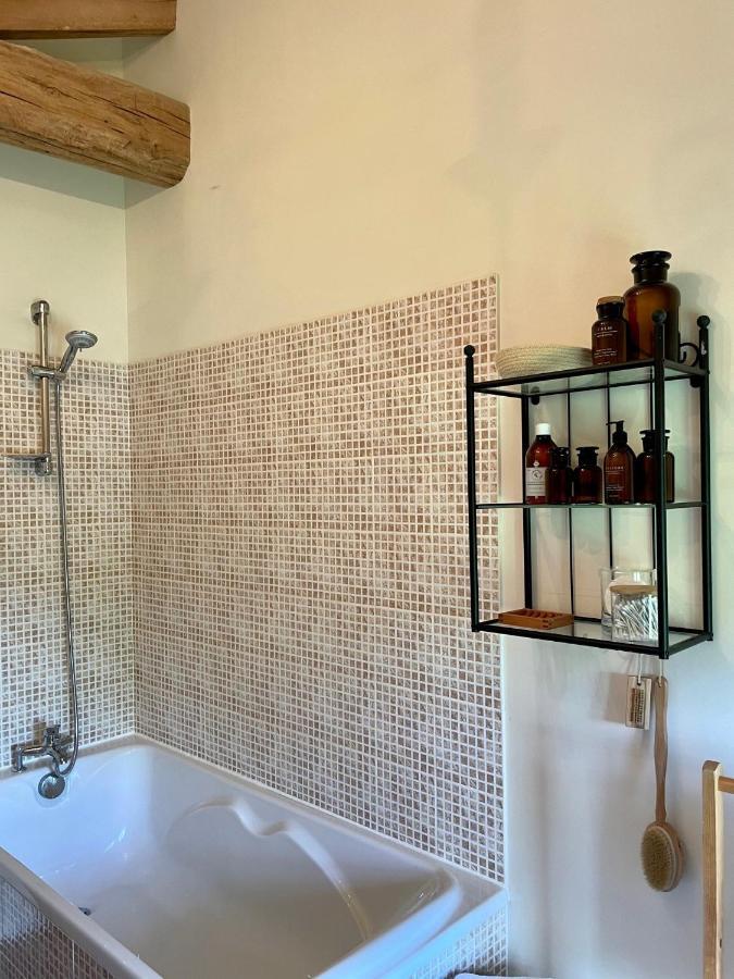 Beautiful Cottage With Private Plunge Pool/Hot Tub - 40 Mins From Puy Du Fou La Chapelle-Saint-Étienne Kültér fotó